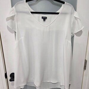 Torrid White Flutter Sleeve Blouse – Size 2 Plus – V-Neck Flowy Top